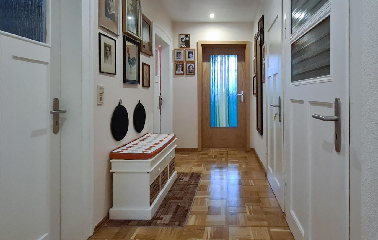 2 Bedroom Cozy Apartment In Suhl Esterno foto