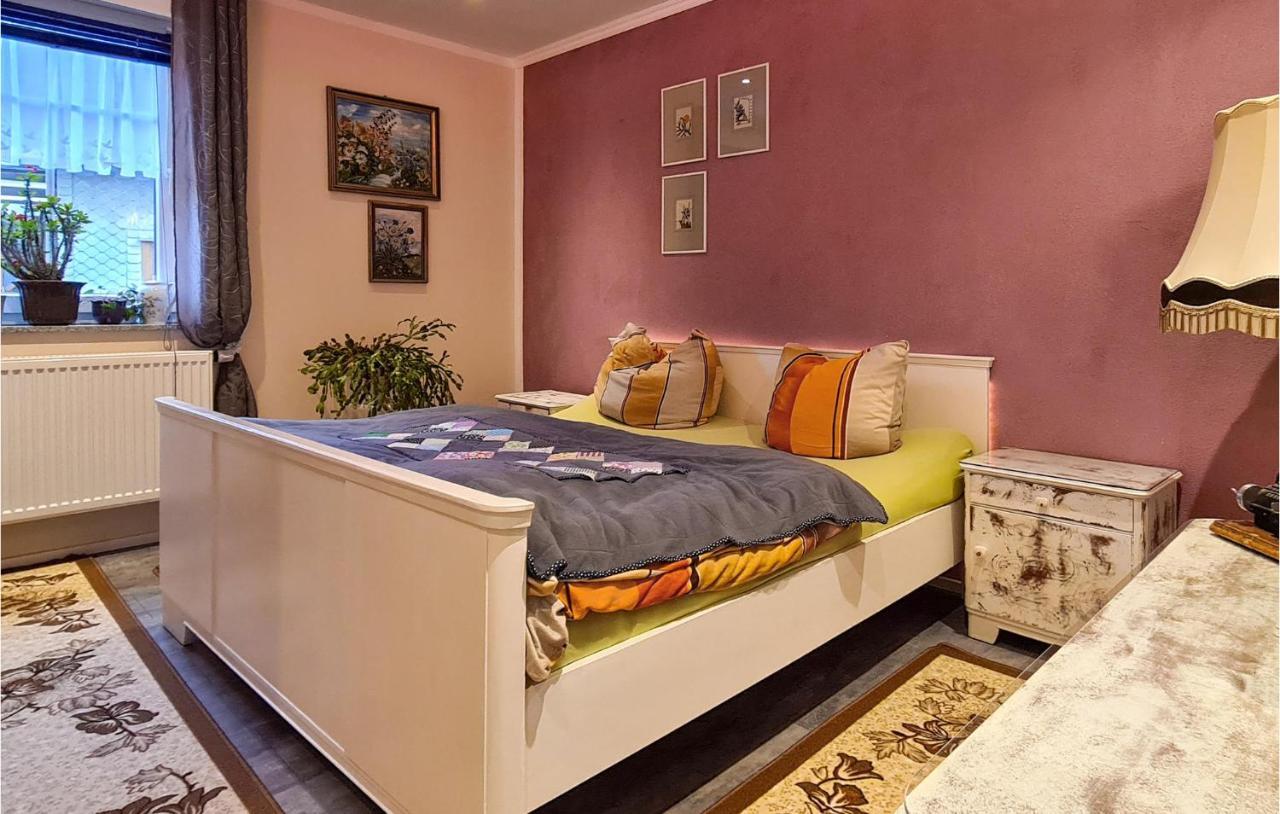2 Bedroom Cozy Apartment In Suhl Esterno foto