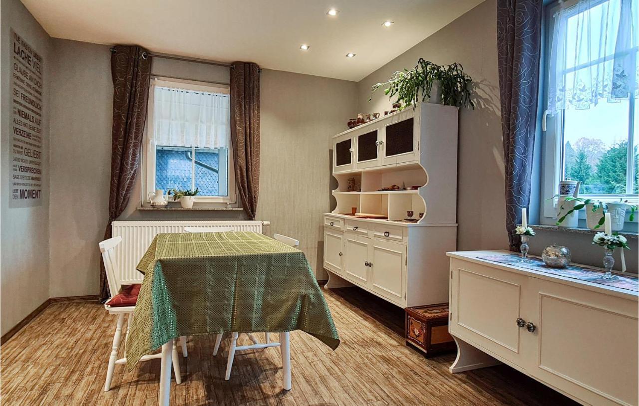2 Bedroom Cozy Apartment In Suhl Esterno foto