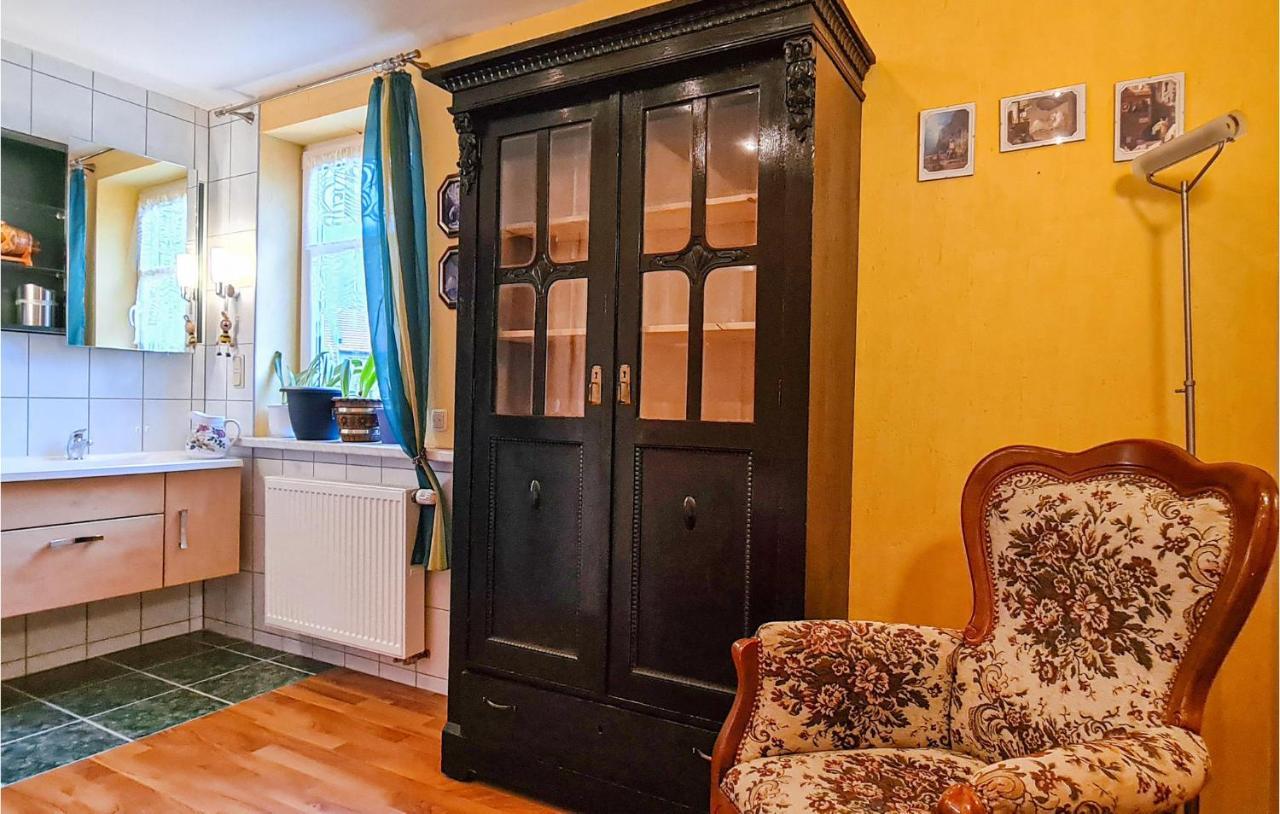 2 Bedroom Cozy Apartment In Suhl Esterno foto
