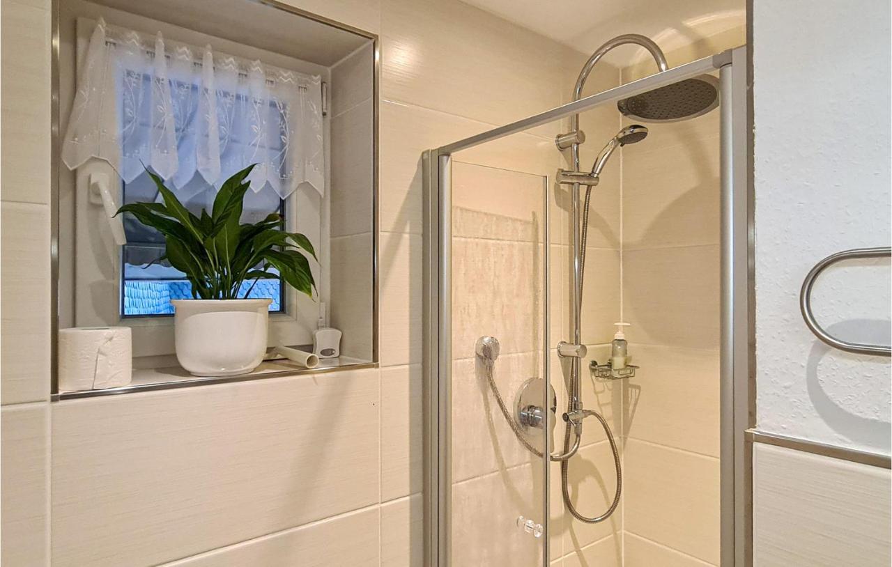 2 Bedroom Cozy Apartment In Suhl Esterno foto
